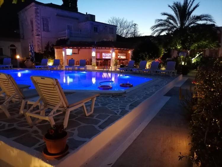 Katerina Apartments Kalymnos Town ภายนอก รูปภาพ